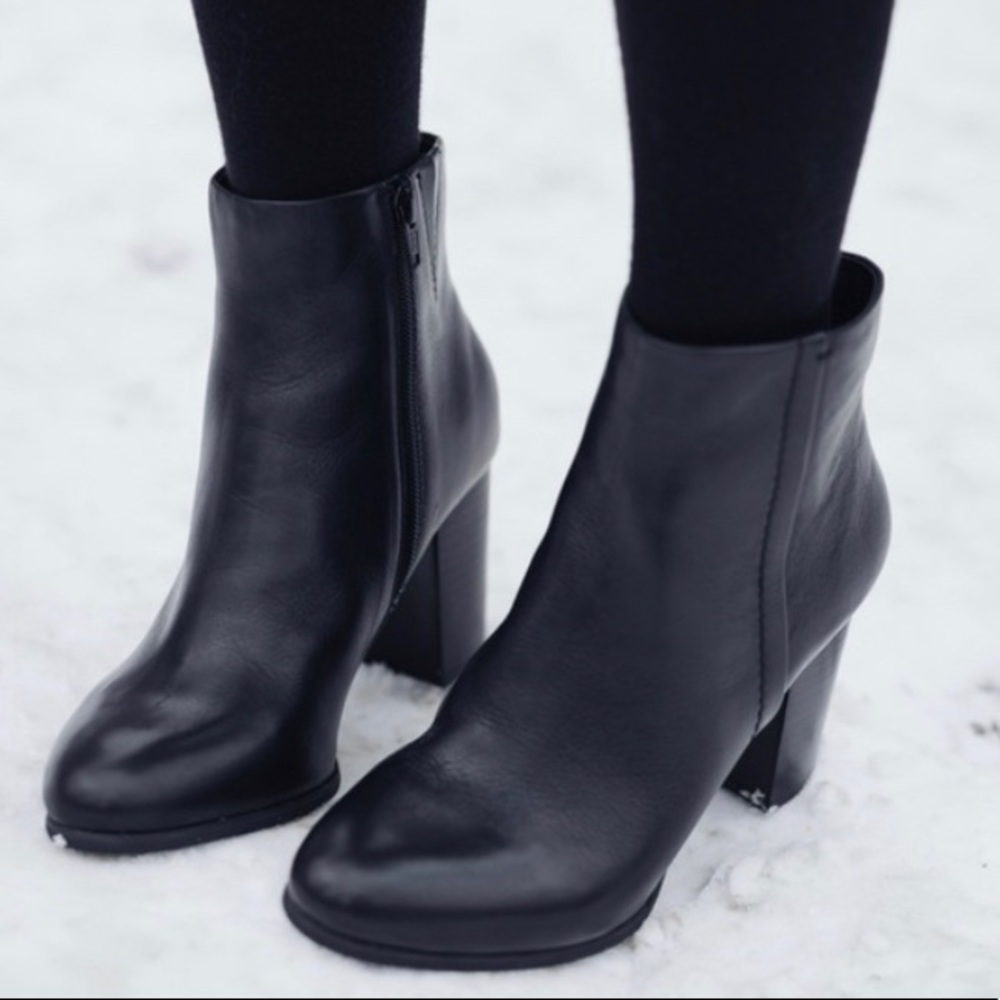 Vionic NEW black ankle Kennedy booties size 7.5W